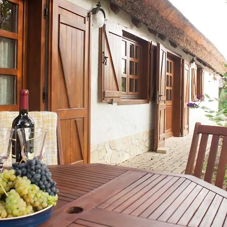 Holiday home Sweet Vendeghaz Gyenesdias