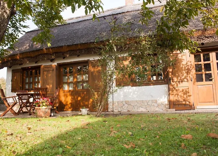 Sweet Vendeghaz 度假居 *